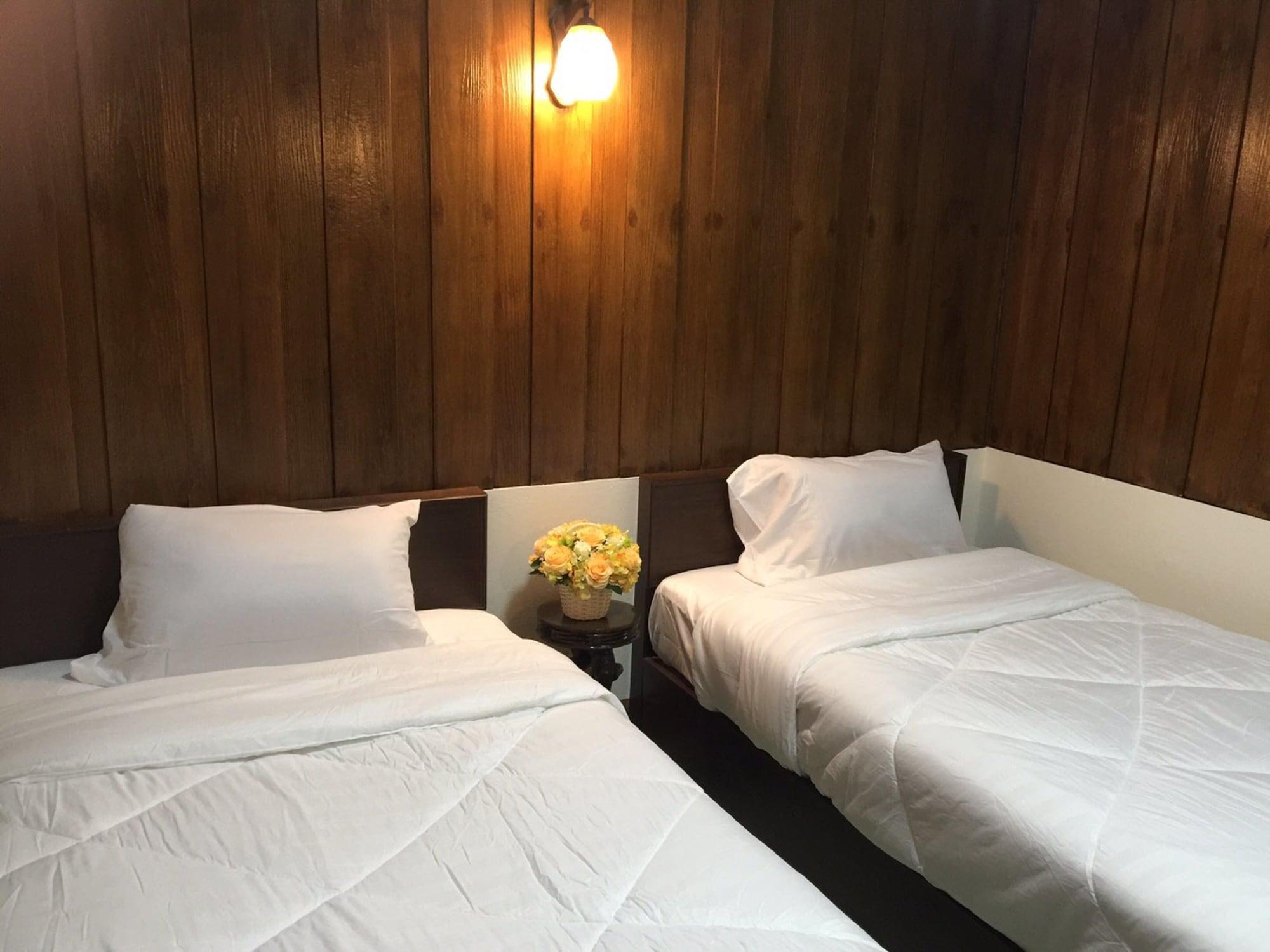 Phrasing Guesthouse Чиангмай Екстериор снимка