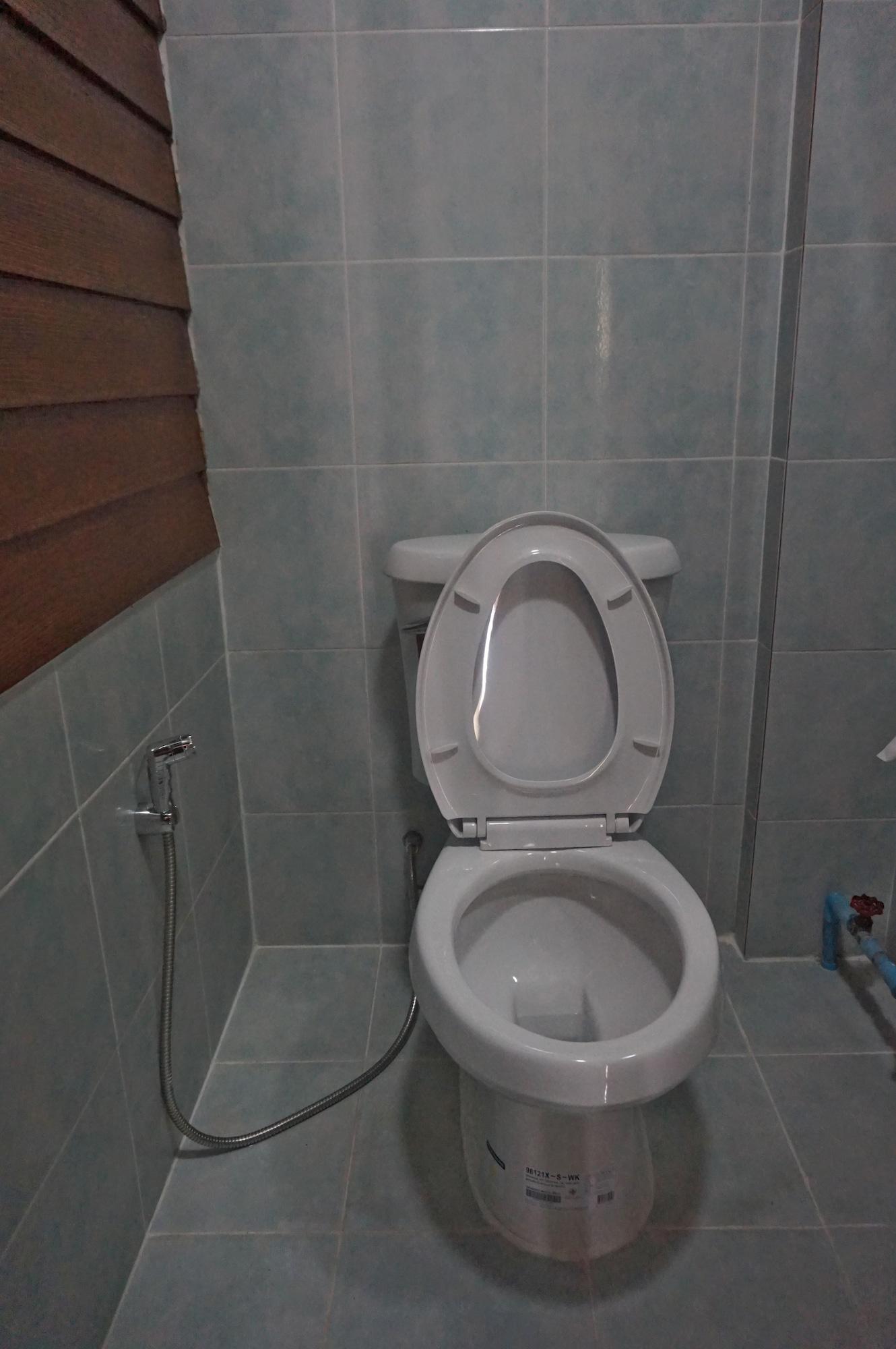 Phrasing Guesthouse Чиангмай Екстериор снимка