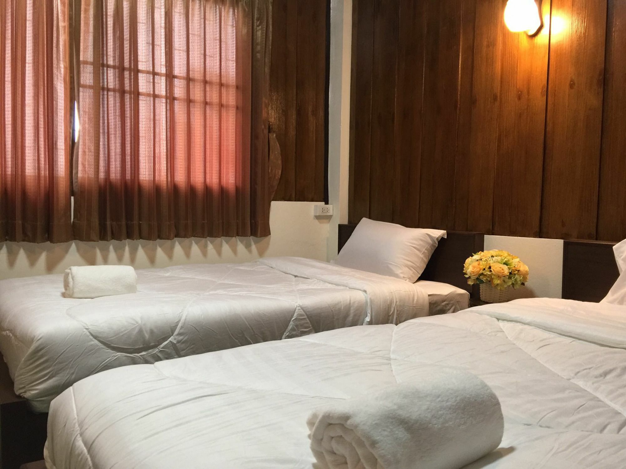 Phrasing Guesthouse Чиангмай Екстериор снимка